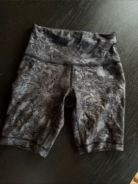 lululemon athletica Black Floral-Print High-Rise Bike Shorts